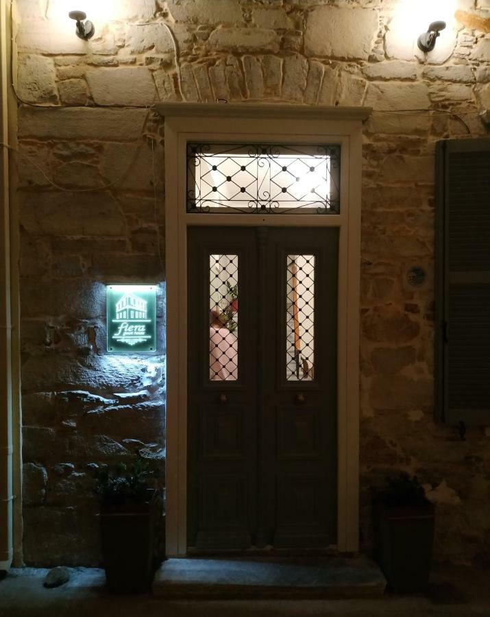 Fiera Guesthouse Ermoupoli Exterior foto